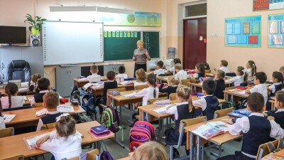 Почему Минпросвет до сих пор не утвердил продолжительность нового учебного года и сроки каникул