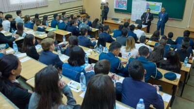 Новый министр просвещения отменит введённое Аймагамбетовым требование к претендентам на "Алтын белгі"