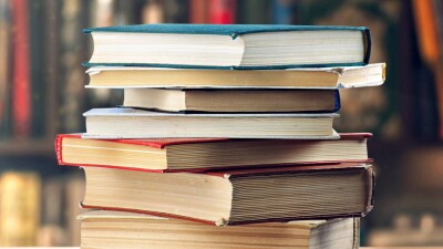 "Лабиринт из книг" и встречи с писателями: что ждёт посетителей Kitap Fest Almaty