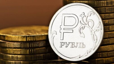Курс рубля вырос к тенге на бирже и в обменниках