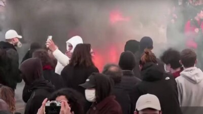 217 человек задержали на митинге против повышения пенсионного возраста в Париже