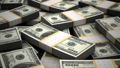 Курс доллара укрепился к тенге на бирже 17 мая