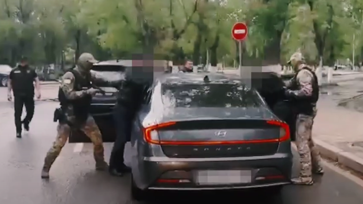ОПГ юристов отбирала квартиры у пенсионеров и людей с зависимостью в Карагандинской области