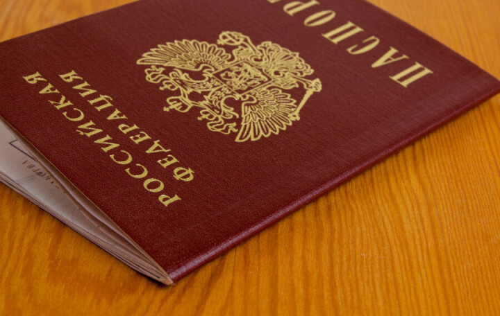 Роскомнадзор намерен запрашивать у новых пользователей соцсетей и мессенджеров паспортные данные