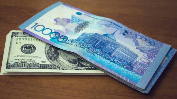 Тенге укрепился к доллару на бирже