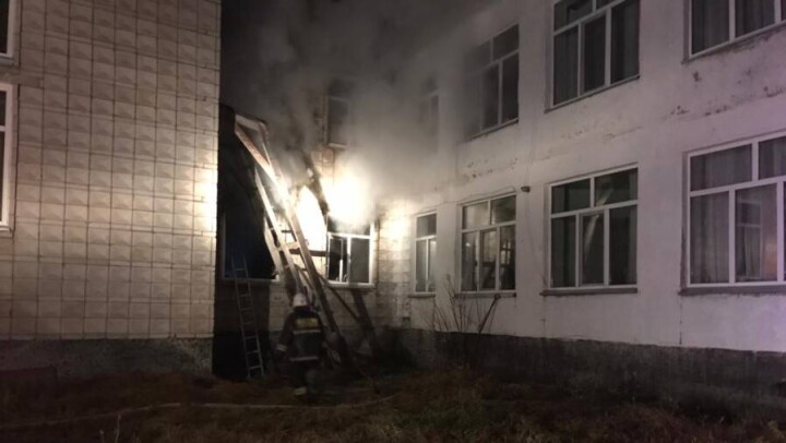 В Акмолинской области школу перевели на дистанционное обучение из-за пожара