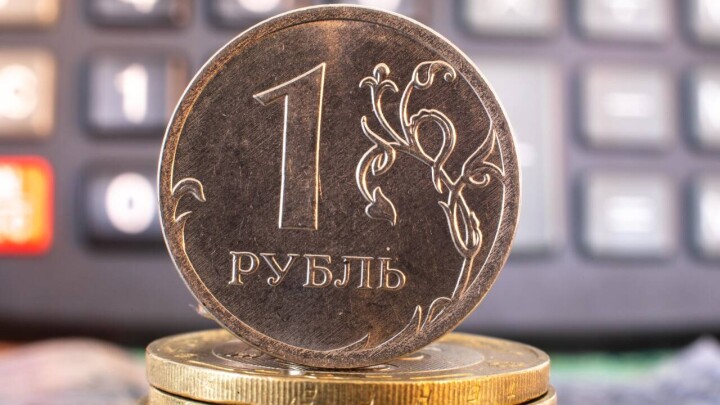 Нацбанк Казахстана установил официальный курс рубля на 14 декабря