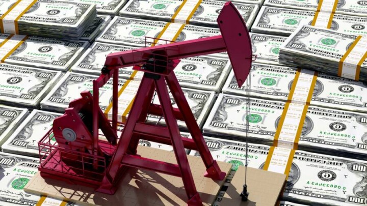 Курс доллара вырос на бирже на фоне падения цен на нефть