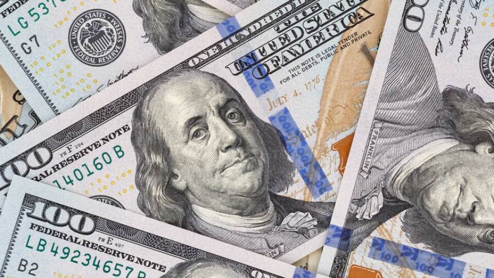 Доллар подорожал на бирже на 8,5 тенге