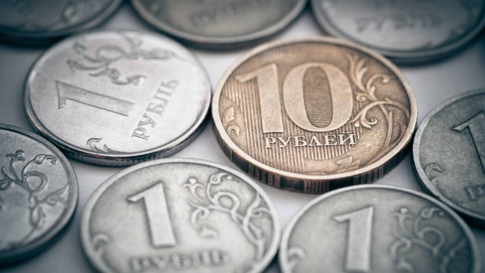 Нацбанк Казахстана установил официальный курс рубля на 2 декабря