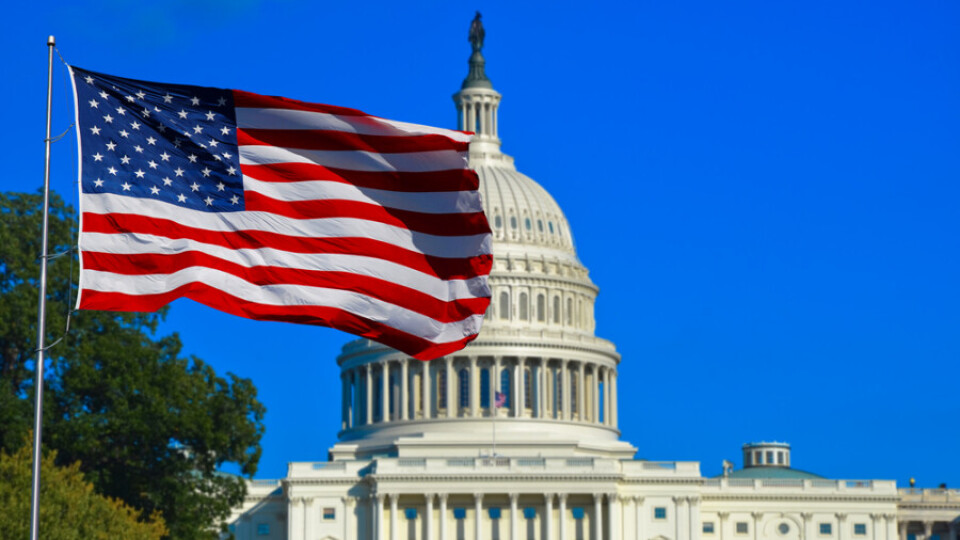 Конгресс США согласовал пакет мер стимулирования экономики на 900 млрд долларов