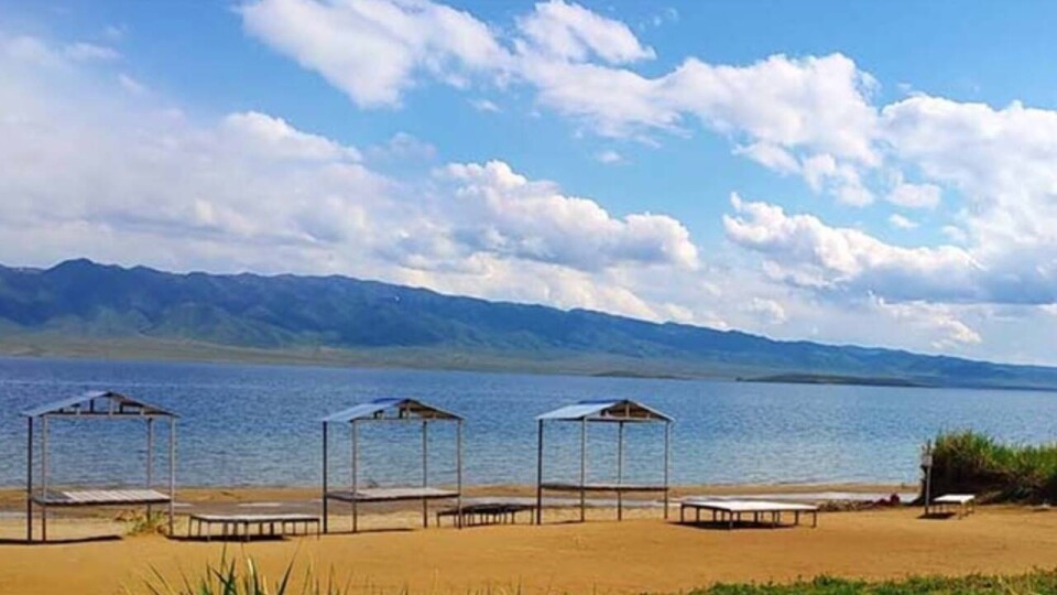 На Бухтарминском водохранилище вырос поток туристов, но проблемы благоустройства остались нерешёнными