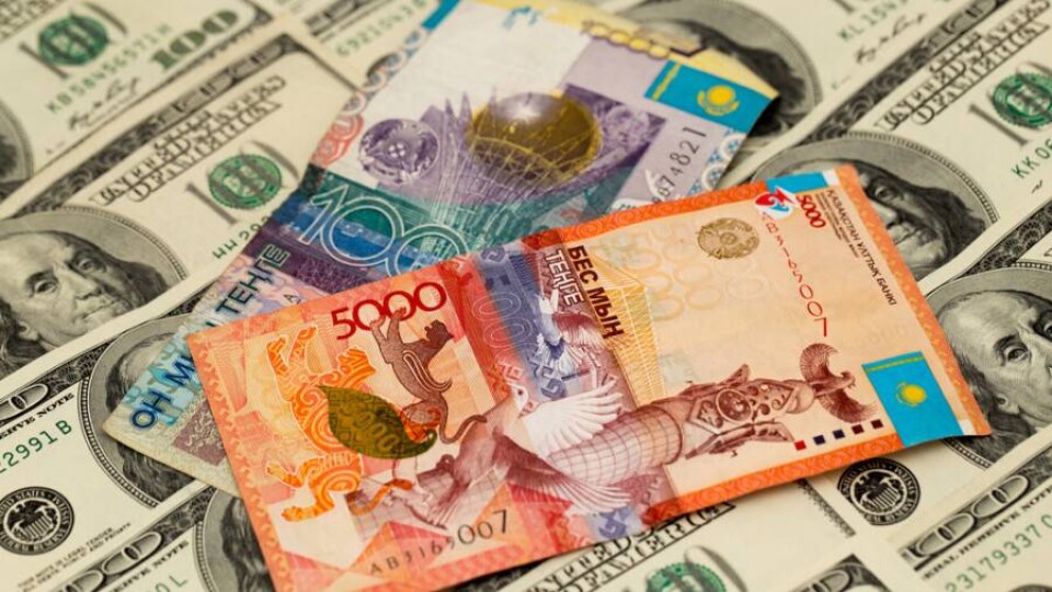Курс доллара вырос к тенге на бирже