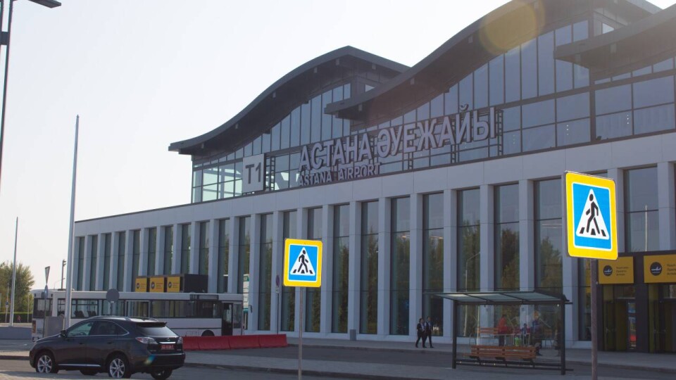 Проход и проезд перед терминалом для международных рейсов в аэропорту Астаны ограничили из-за ремонта