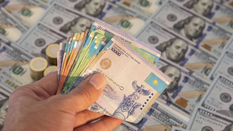 Курс доллара снизился ещё на 1,5 тенге на бирже 10 декабря