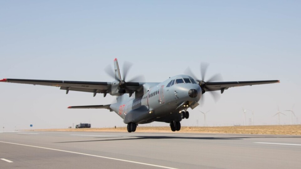 Два военных самолёта совершили посадку на автотрассу в Мангистауской области
