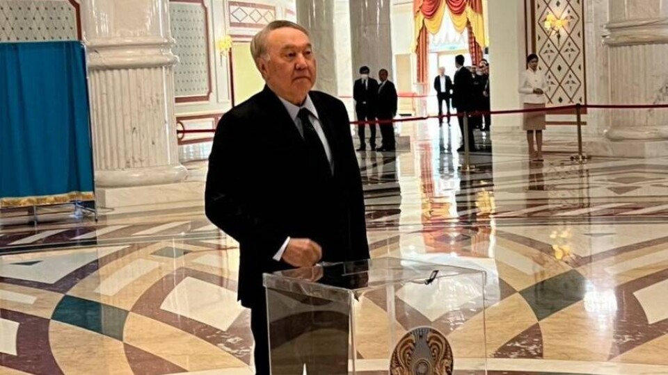 Назарбаев проголосовал на референдуме по поправкам в Конституцию