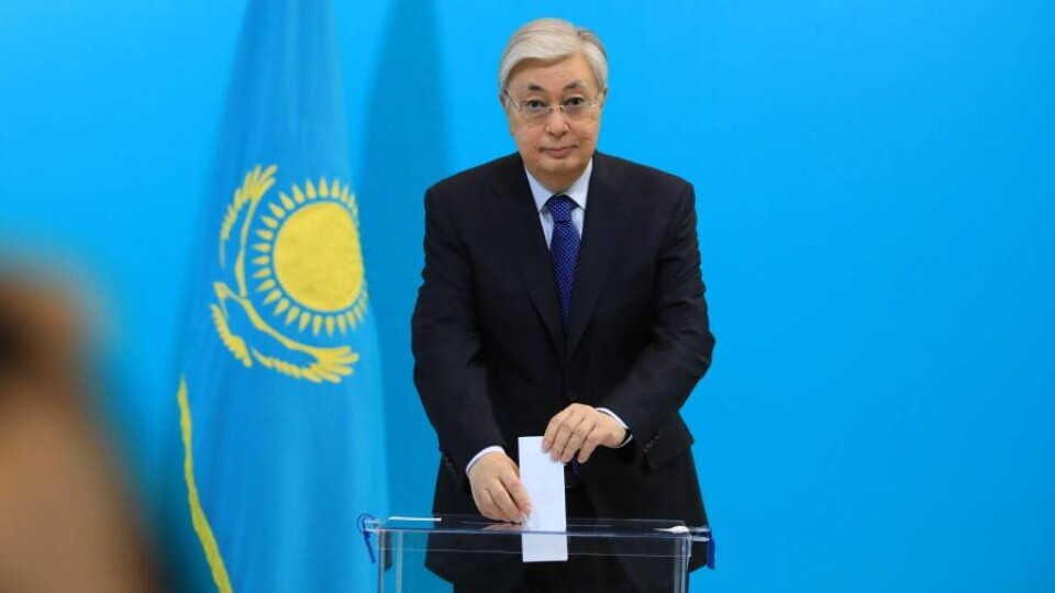 Касым-Жомарт Токаев проголосовал на референдуме по вопросам Конституции