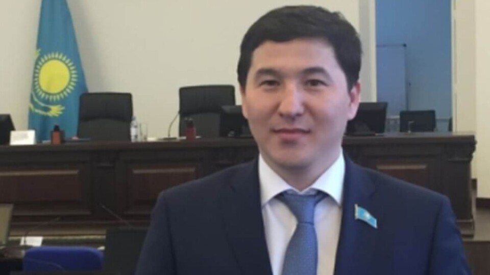 В Павлодаре депутату дали 15 суток ареста за отказ пройти медосвидетельствование по требованию полиции