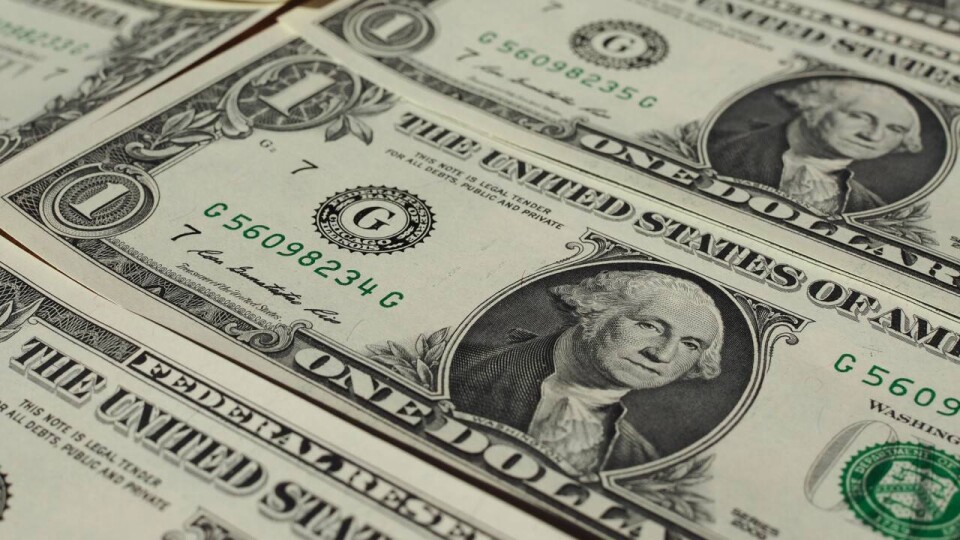 Курс доллара к тенге резко вырос на бирже 30 мая