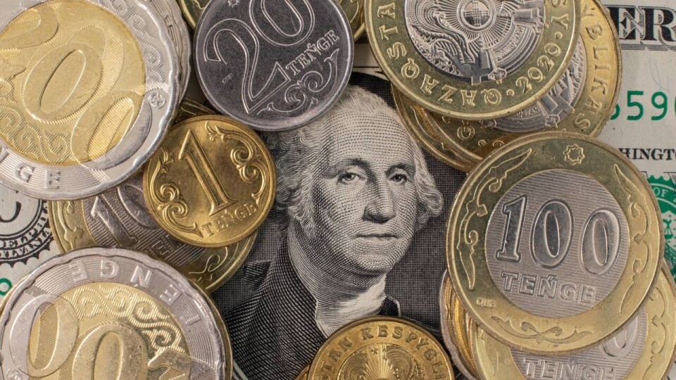 Тенге продолжил укрепление к доллару на биржевых торгах