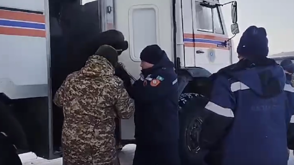 Неспокойная ночь: несколько спасательных операций провели в МЧС