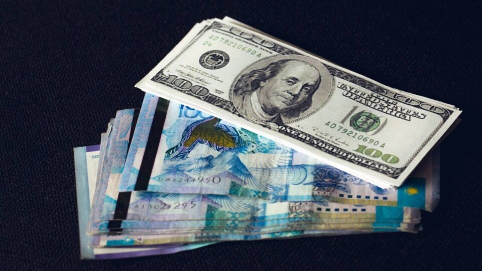 Сколько стоят рубль и доллар в Казахстане 10 октября