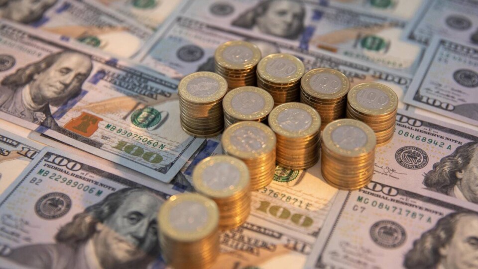 Курс доллара вырос к тенге на бирже и в обменниках Казахстана 3 мая