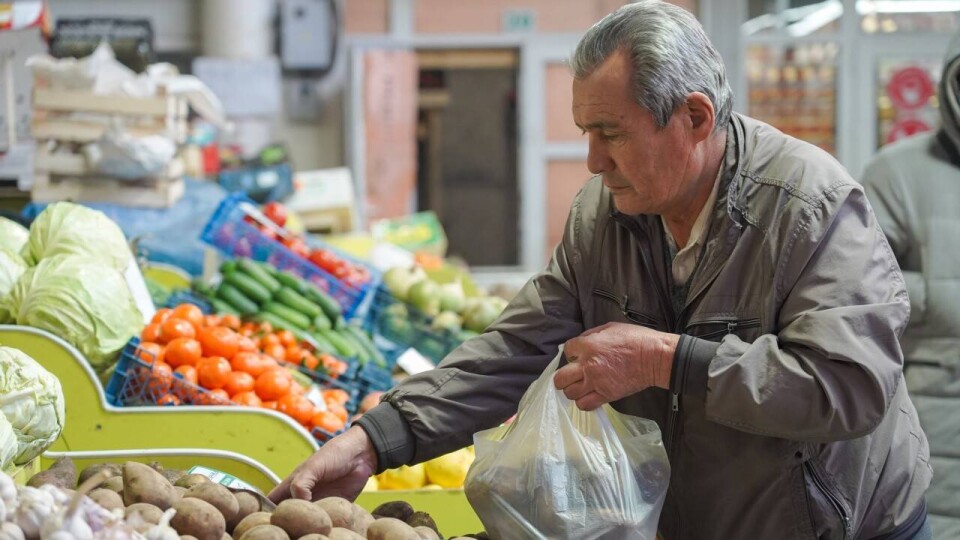 Шесть социально значимых продуктов подешевели за неделю в Казахстане