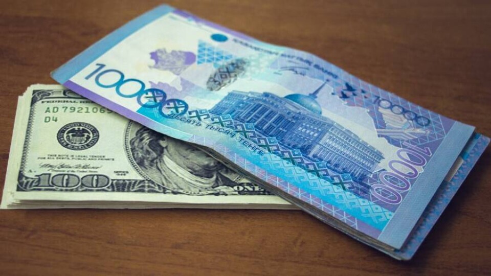 Тенге укрепился к доллару на бирже