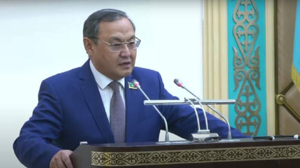 Сенат досрочно прекратил полномочия депутата Ахылбека Куришбаева