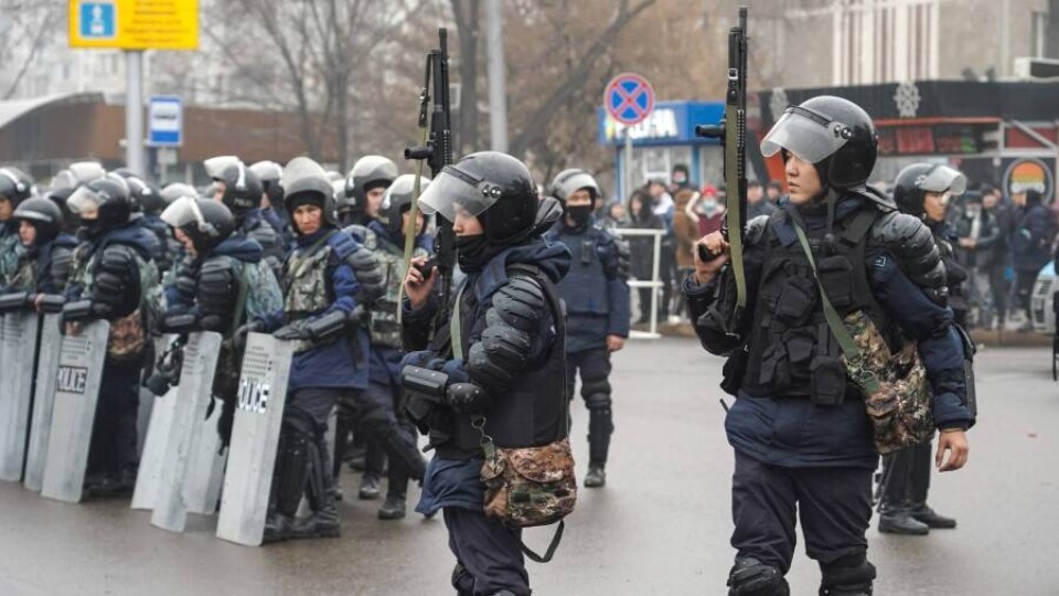 В Алматы начали выплачивать компенсации и премии силовикам, пожарным и медикам за работу во время ЧП