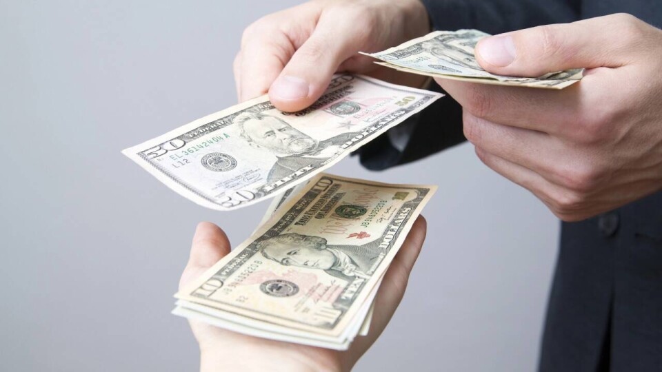 525 тенге за доллар: в Нацбанке сделали заявление