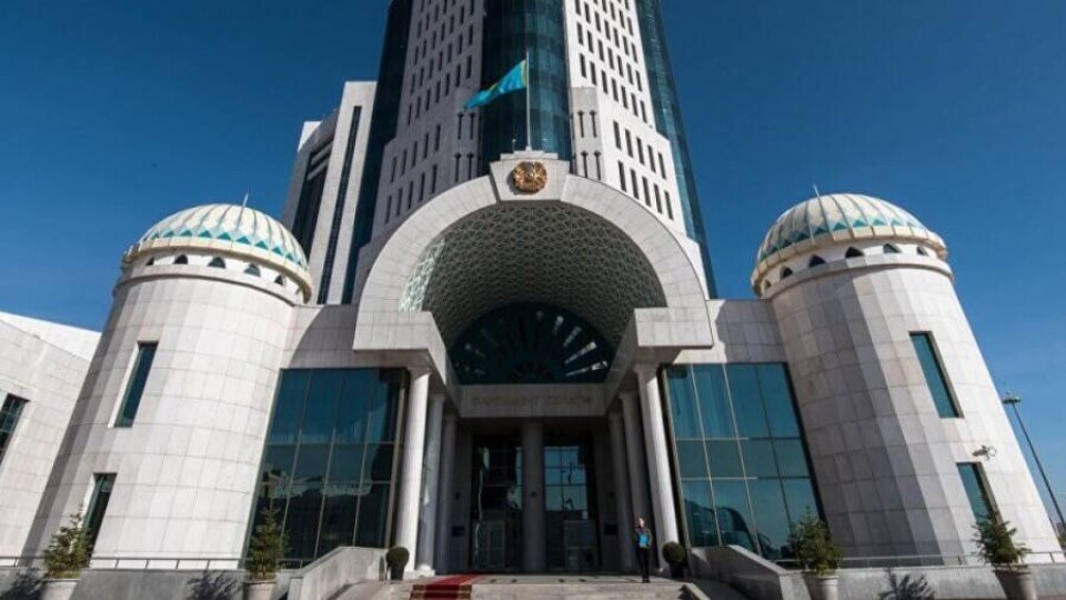 Сенат принял закон о налогообложении онлайн-переводов бизнеса