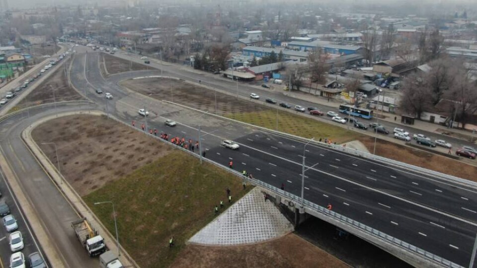 В Алматы открыли движение на развязке по проспекту Рыскулова