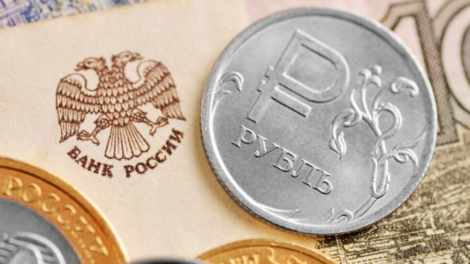 Рубль подорожал к тенге на бирже