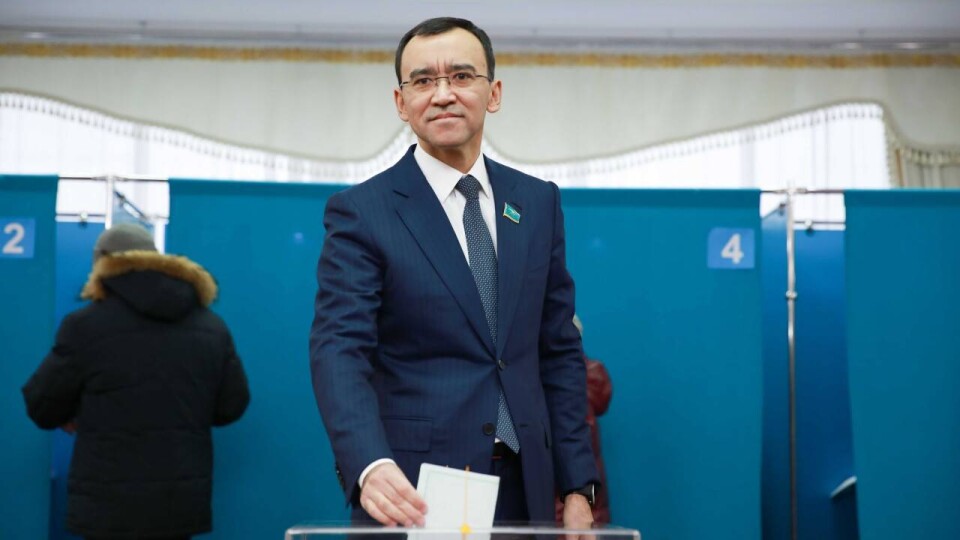 Спикер сената проголосовал на выборах в мажилис и маслихаты