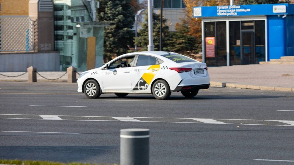 Водителей inDrive и Яндекс Go могут лишить заказов за частое превышение скорости на дорогах