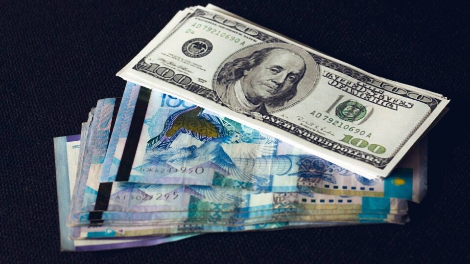 Как изменился курс доллара к тенге на бирже 31 октября
