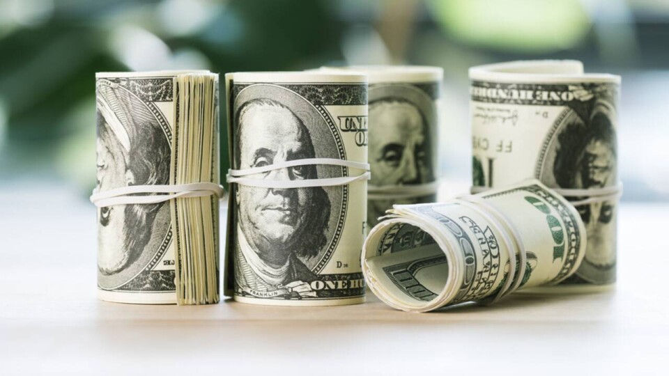 Курс доллара вырос ещё на 2 тенге на бирже