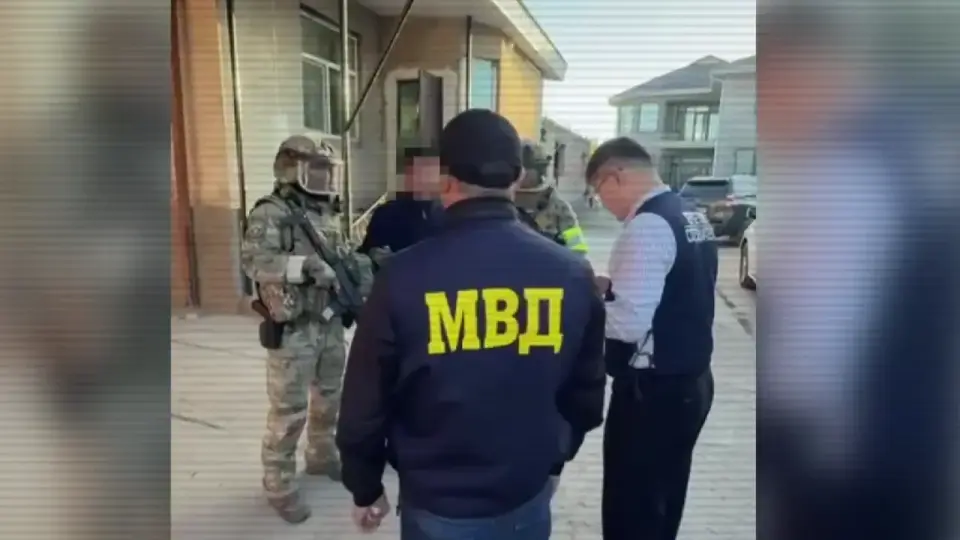 Скриншот из видео Polisia.kz