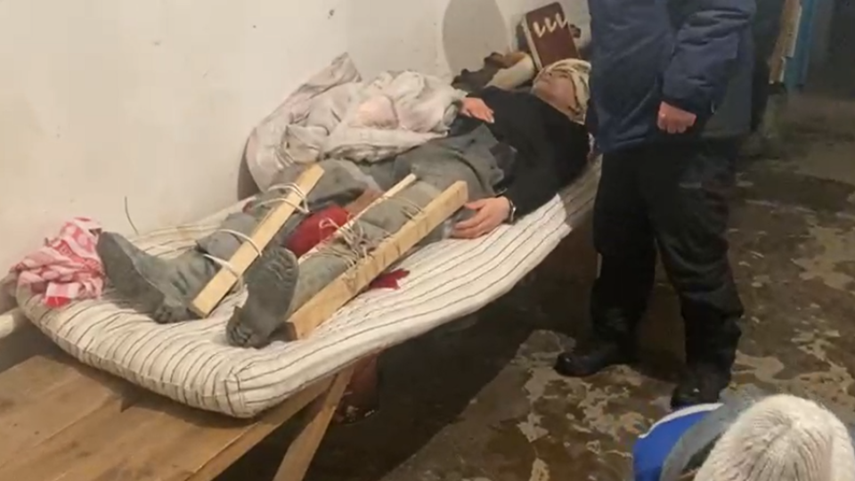 Двое мужчин пострадали при обрушении горной массы в шахте в Акмолинской области