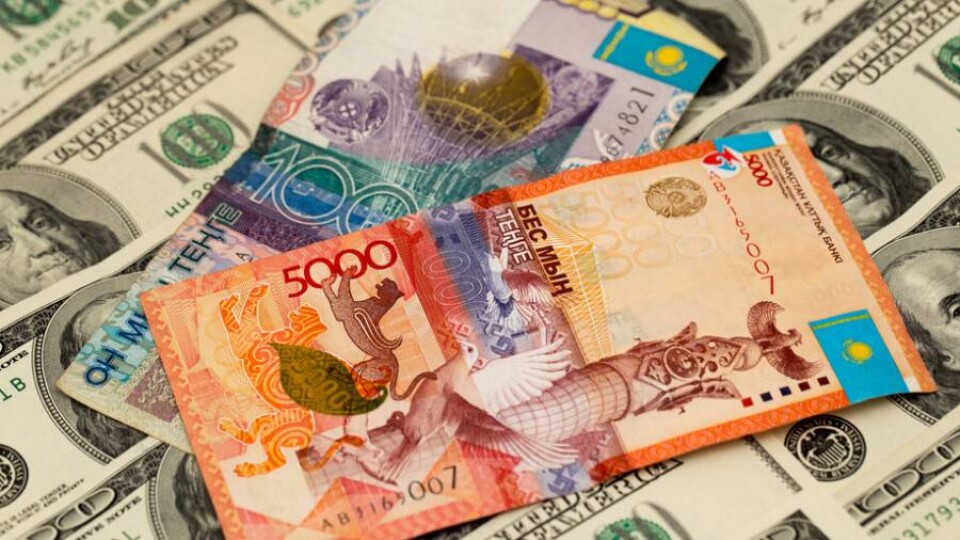 Доллар подорожал к тенге после продолжительного падения
