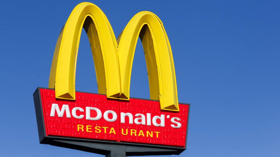 Представители McDonald’s обратились в Минтруда РК из-за требования установить плиты для людей с инвалидностью