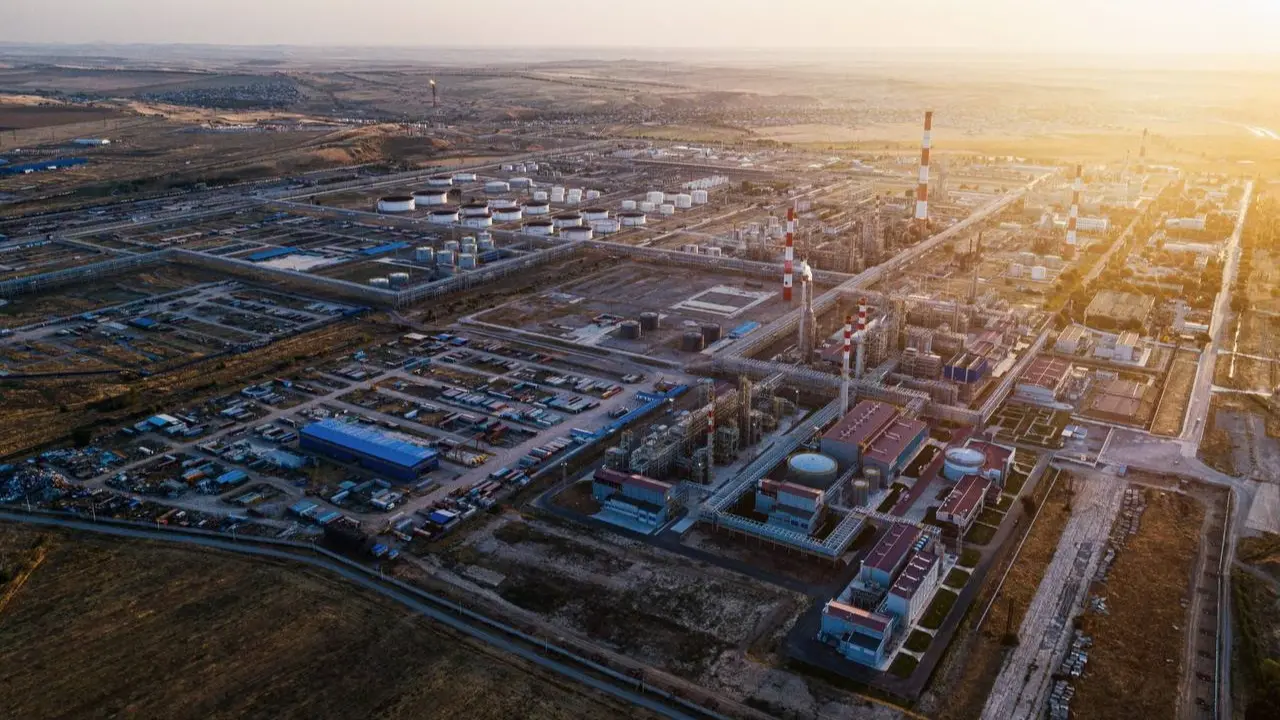 Шымкентский НПЗ возобновил переработку нефти после масштабного ремонта