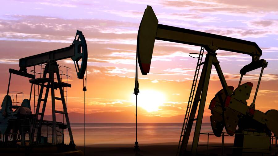 Цена на нефть Brent падает перед заседанием ОПЕК+