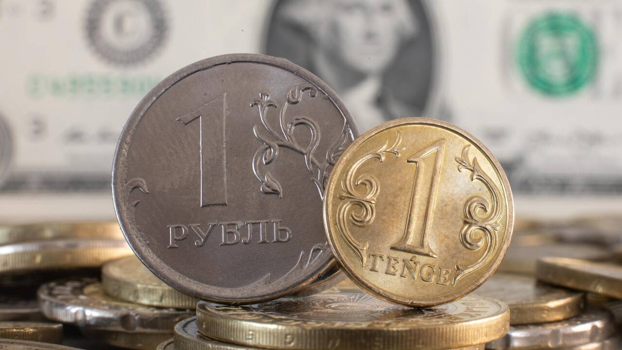 Займы тенге. Тенге в рубли. Рубль м тенге. 100 тенге бумажные. Тенге к рублю.