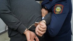 Сотрудников инспекции транспортного контроля по подозрению во взяточничестве задержали в Алматинской области 