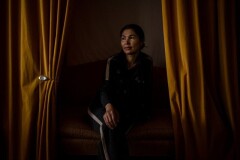 "Я просто не могу произнести таких слов". Сбежавшие из китайских "лагерей перевоспитания" рассказали о насилии