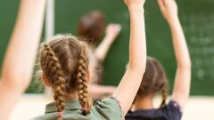 Учёба в школе до 31 мая и коррупция при строительстве дорог. Главное за неделю